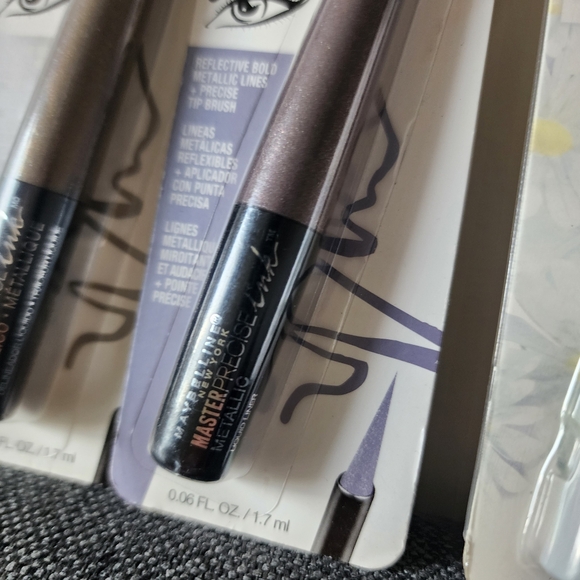 Liquid Liners - Picture 6 of 12